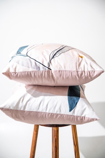 Pillow Botanical Design